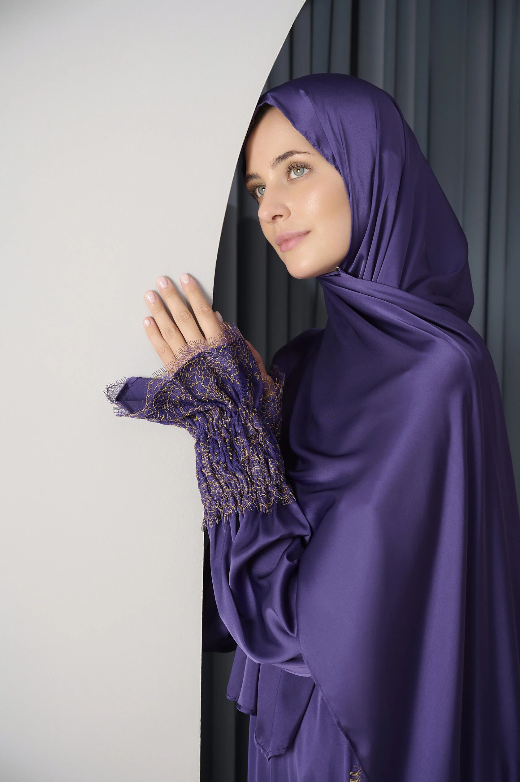 Flowing silk dress with lace