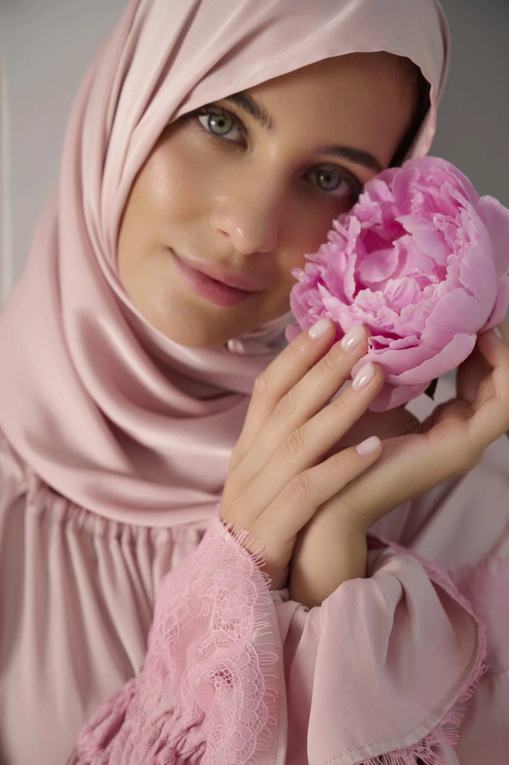 Flowing silk dress with lace